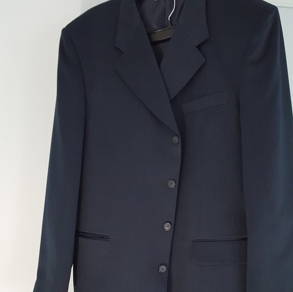 Men's Suits and Blazers - Picture 6 of 8